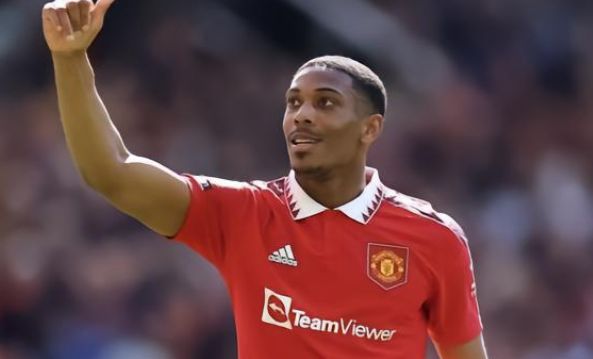 激烈角逐一 激烈角逐一